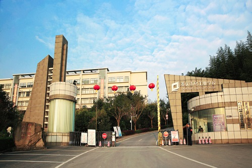 重慶市輕工業(yè)學(xué)校2021年招生要求高嗎 重慶市輕工業(yè)學(xué)校2021年招生要求高嗎