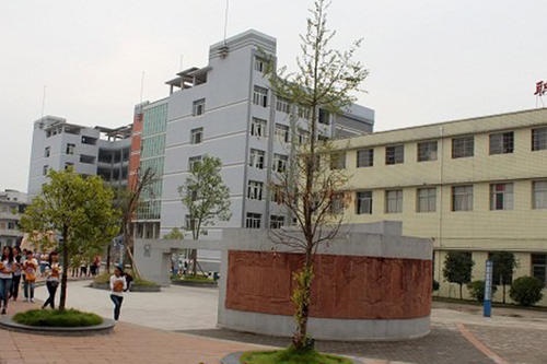 印江中等職業(yè)學(xué)校2021年招生電話(huà)是多少
