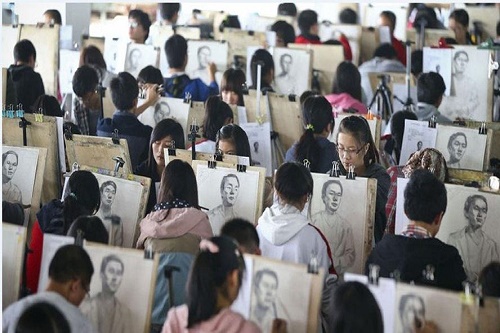 高考美術考什么內(nèi)容,美術藝考好過嗎