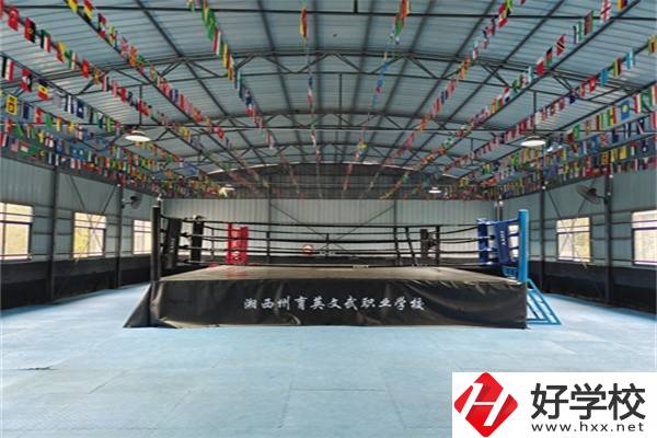 湖南省鳳凰縣有哪些中專？辦學(xué)特色是什么？