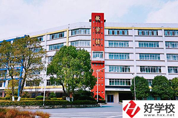 長(zhǎng)沙博雅衛(wèi)生中等專(zhuān)業(yè)學(xué)校開(kāi)設(shè)了哪些特色專(zhuān)業(yè)？
