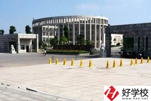 長(zhǎng)沙醫(yī)衛(wèi)技校有哪些？辦學(xué)條件怎么樣？