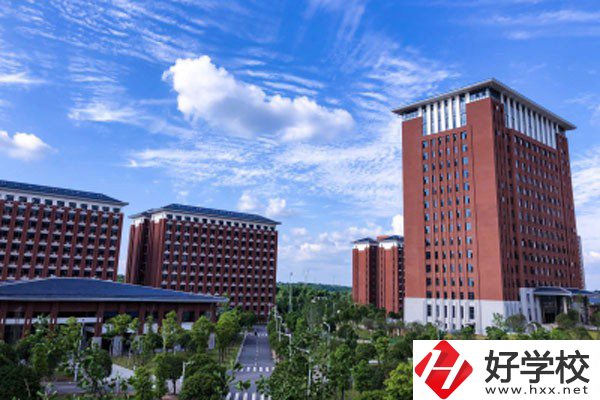 湖南可以學(xué)舞蹈類專業(yè)的職校有哪些？學(xué)費(fèi)貴不貴？