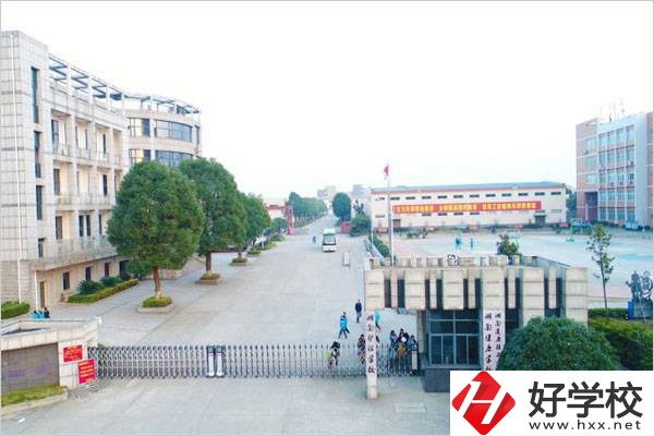湖南護理學校是公辦還是民辦？辦學條件好不好？