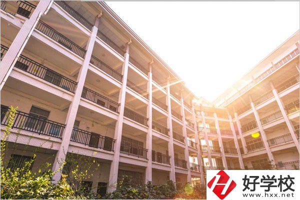 湘西有哪些重點技?？梢酝扑]？學(xué)校特色是什么？