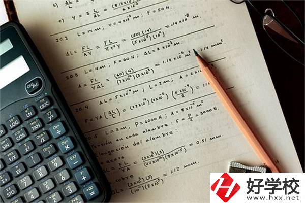 在湖南選職校要不要看招生簡章？有什么內(nèi)容？