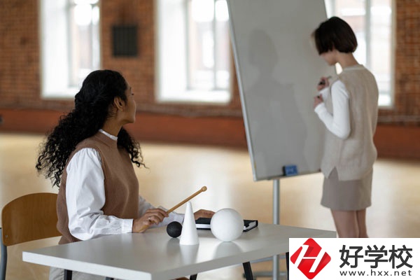 湖南省商業(yè)職業(yè)中等專業(yè)學(xué)校怎么樣？宿舍怎么樣？
