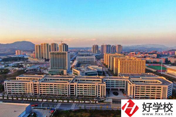 長沙學(xué)外語讀什么職校好？有什么辦學(xué)優(yōu)勢？