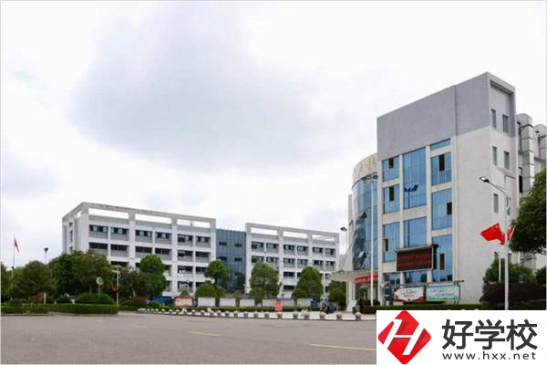 長沙有幾所省重點(diǎn)技校可以選擇？辦學(xué)條件好嗎？