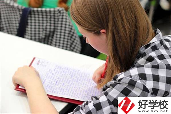 湖南參加中考對選職校的重要性，怎么才能選到好學(xué)校？
