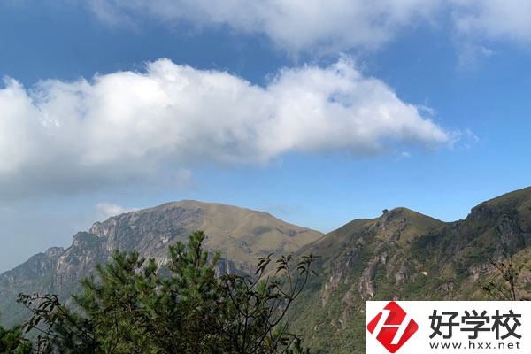 衡陽市信息網(wǎng)絡(luò)工程學(xué)校招生收費標(biāo)準(zhǔn)是什么？