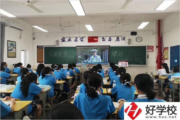 湖南八年級(jí)畢業(yè)能上中專(zhuān)嗎？要看哪些成績(jī)？