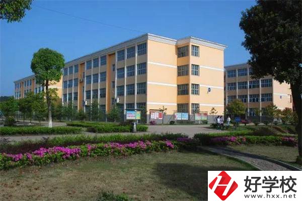 岳陽平江共有幾所中專？學校辦學有特色嗎？