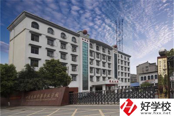 益陽有哪些計算機職校？專業(yè)就業(yè)前景怎么樣？