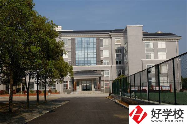 湘潭中考300-400分能讀哪些公立學(xué)校？讀職校有什么前景？