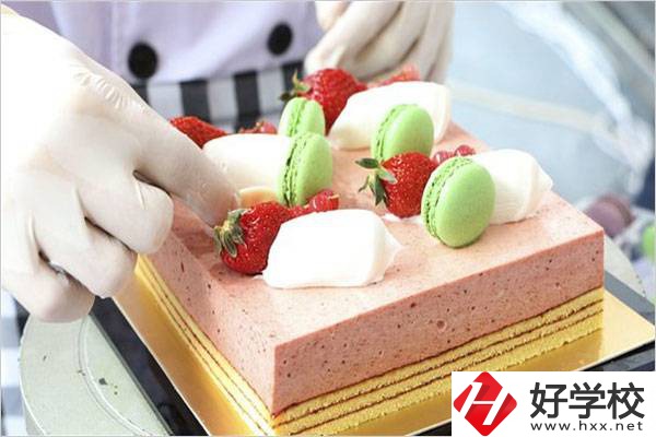 在湖南女生讀技校學什么專業(yè)最吃香？就業(yè)前景怎么樣？