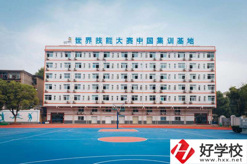 長(zhǎng)沙建筑工程學(xué)?；@球場(chǎng)