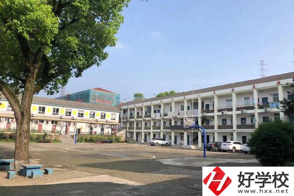 石門民族職業(yè)技術學校的辦學特色有哪些？