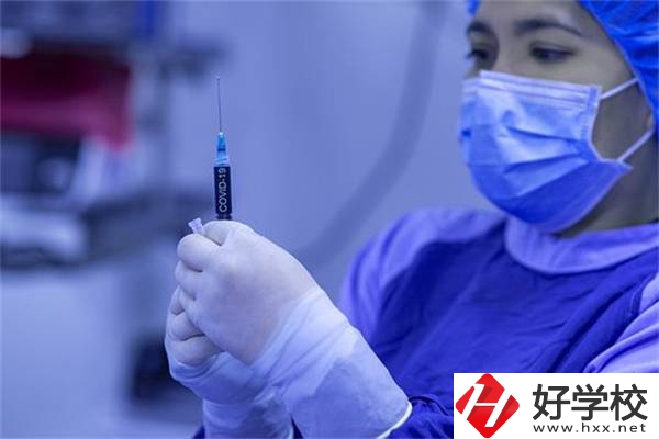 湖南衛(wèi)校最熱門的專業(yè)是哪個(gè)？?jī)?yōu)缺點(diǎn)是什么？