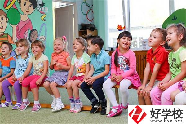 在湖南想當老師可以學哪些專業(yè)？需要考證嗎？