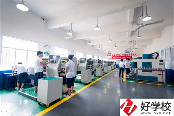 懷化的公辦職高有哪些？可以免學(xué)費嗎？