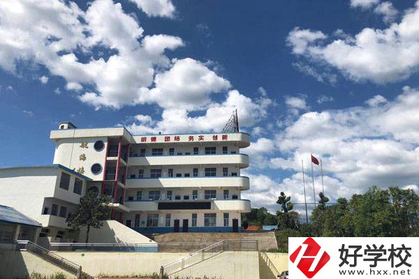 株洲海事職業(yè)學校開設(shè)了哪些特色專業(yè)？