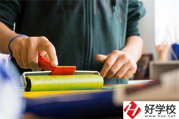 在湖南考不上高中又想繼續(xù)讀書怎么辦？有學校推薦嗎？
