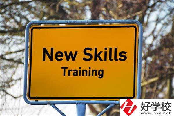 家長在湖南選中職時要看哪幾點(diǎn)？有什么學(xué)校推薦？