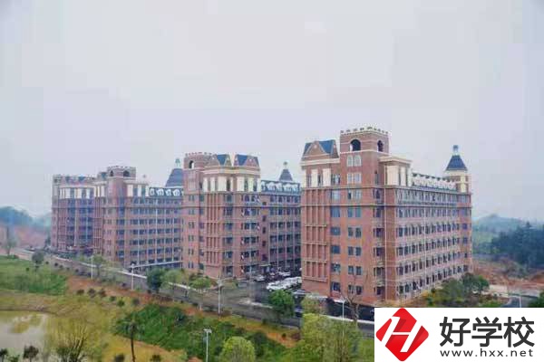 長沙市拔萃中等職業(yè)學(xué)校地址在哪？有哪些來校路線？