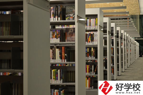 長沙鐵航職業(yè)中等技術(shù)學(xué)校有哪些專業(yè)？學(xué)費貴不貴？