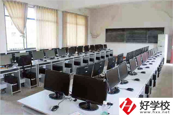 永州市第二技工學(xué)校是公辦還是民辦？辦學(xué)條件怎么樣？