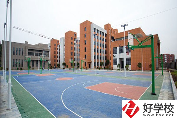 鳳凰縣職業(yè)中專學(xué)校有哪些熱門專業(yè)？