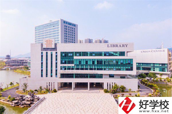 在湖南學(xué)外語可以讀什么職校？最新招生要求是什么？