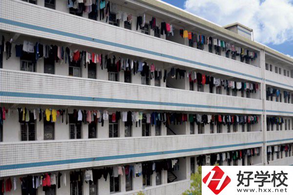 桃江縣職業(yè)中專學校辦學條件怎么樣？