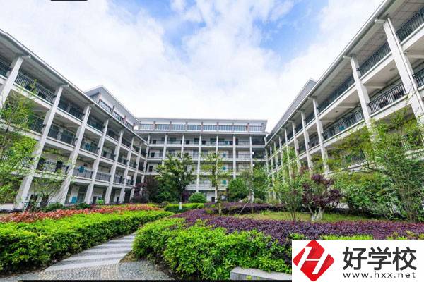 湘西有學(xué)習(xí)中西面點的學(xué)校嗎？專業(yè)好就業(yè)嗎？
