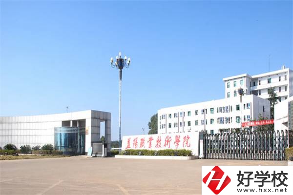 益陽職業(yè)技術(shù)學(xué)院招收初中生嗎？辦學(xué)怎么樣？