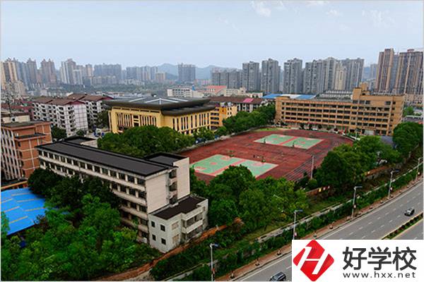 婁底有什么管理比較規(guī)范的中專學校？
