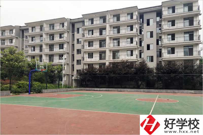 衡陽科技工程學校籃球場