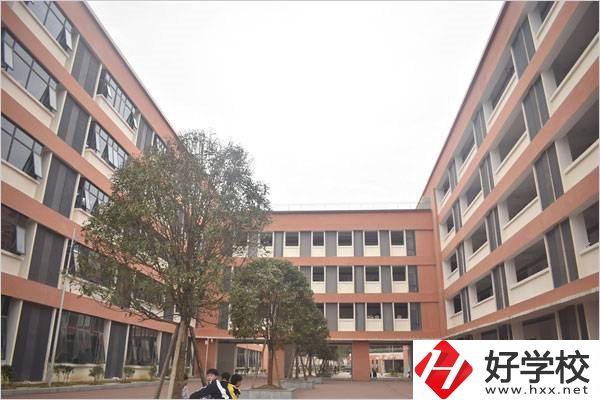 湘西學(xué)什么專業(yè)好就業(yè)？有什么學(xué)校推薦？