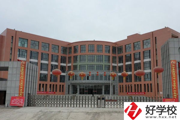 花垣縣職業(yè)高級中學的辦學優(yōu)勢有哪些？招生要求高嗎？