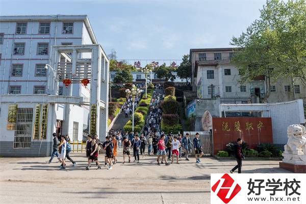 懷化有可以考大學(xué)的中職學(xué)校嗎？哪所升學(xué)情況比較好？