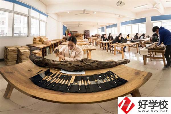 湘西有學(xué)習(xí)中西面點的學(xué)校嗎？專業(yè)好就業(yè)嗎？