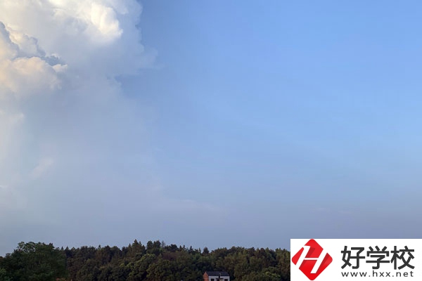 醴陵陶瓷煙花職業(yè)技術(shù)學校怎么樣？特色專業(yè)是什么？