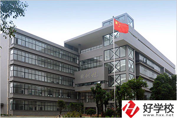 在湘潭，有哪些技校是公辦的？