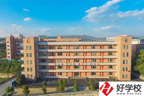 邵陽市學(xué)習(xí)服裝設(shè)計(jì)專業(yè)，推薦這所中專學(xué)校
