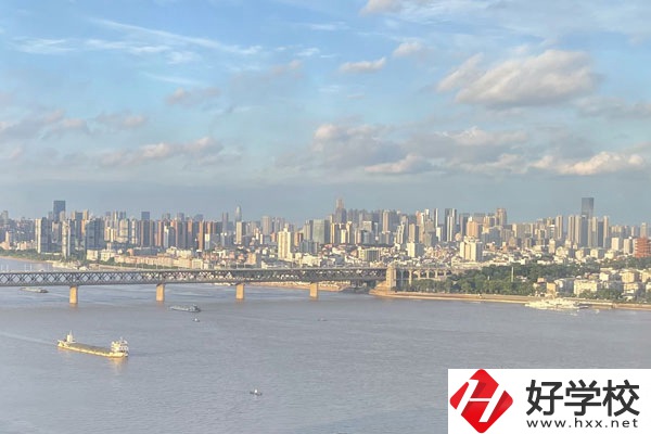 株洲海事職業(yè)學(xué)校的船舶水手與機工專業(yè)怎么樣？