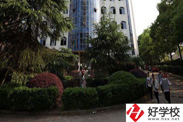 湖南有藝術(shù)類職校嗎？學費貴不貴？