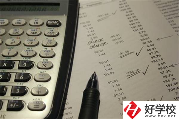 湖南想沖本科可以讀哪所職高？哪個(gè)專(zhuān)業(yè)招生名額最多？