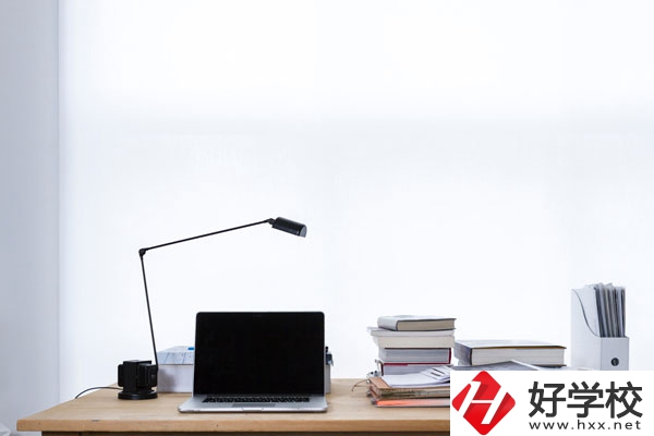懷化市工業(yè)中等專業(yè)學(xué)校讀哪些專業(yè)比較好？