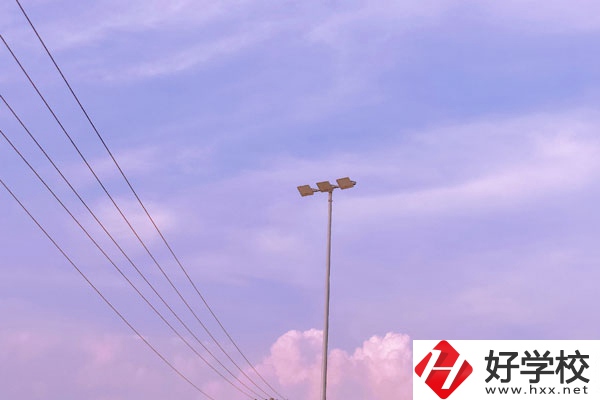 婁底市工貿職業(yè)中專學校怎么樣？
